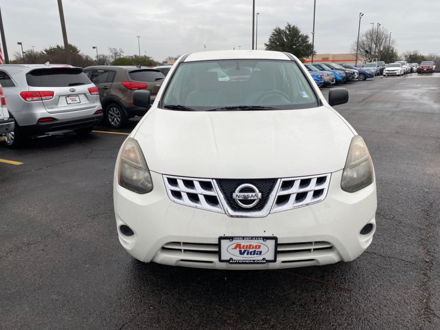 2015 WHITE Nissan Rogue Select S 2WD (JN8AS5MT2FW) with an 2.5L L4 DOHC 16V engine, Continuously Variable Transmission transmission, located at 420 I-35E, Lancaster, TX, 75146, (469) 297-4144, 32.593929, -96.823685 - Photo#1